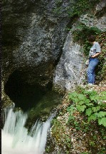 Mundloch bei Schneeschmelze