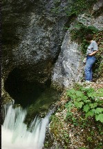 Mundloch bei Schneeschmelze