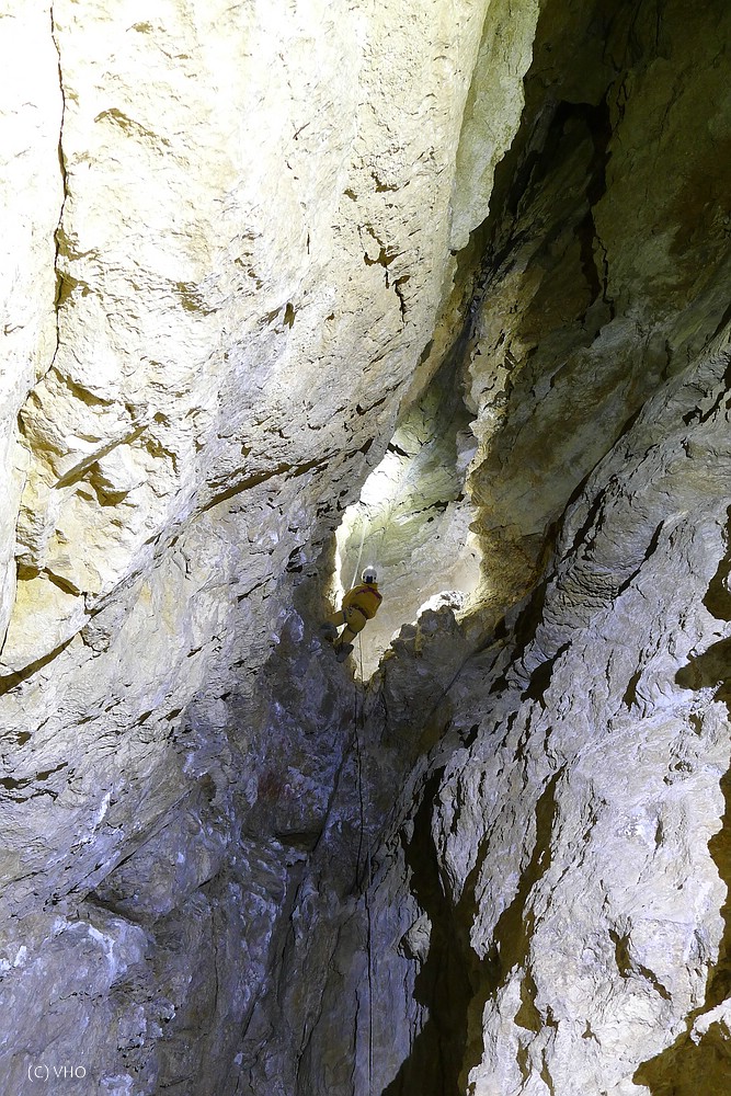 Der 30 m tiefe Faschingsschacht ist der bisher größte Abstieg in der Bullenhöhle.